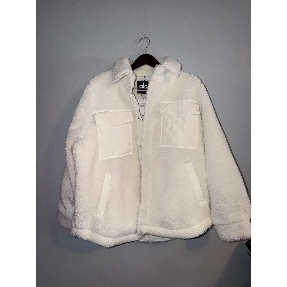 NWT Alo Yoga Sherpa Edge Shacke